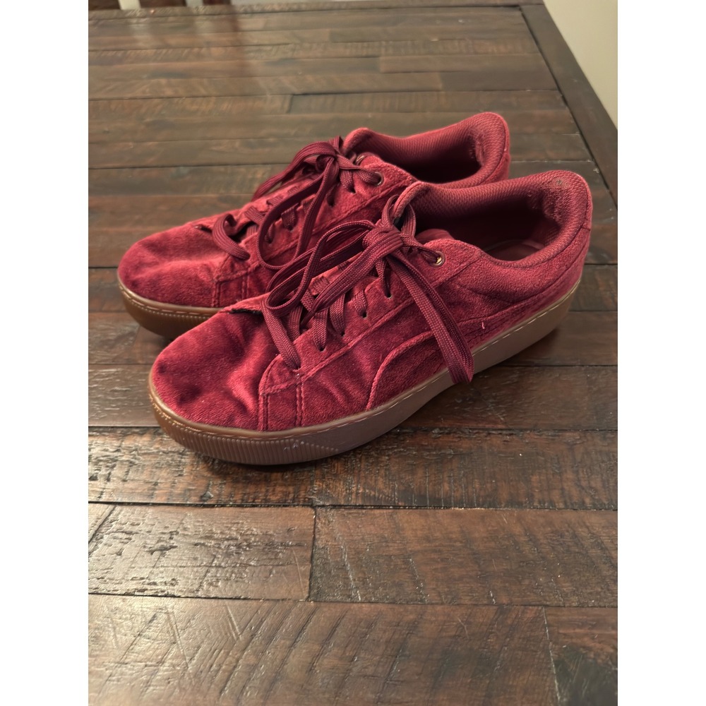 Puma Suede Platform Velvet Burgundy Wine Gum Sole Sneakers 364978-05 Womens 8